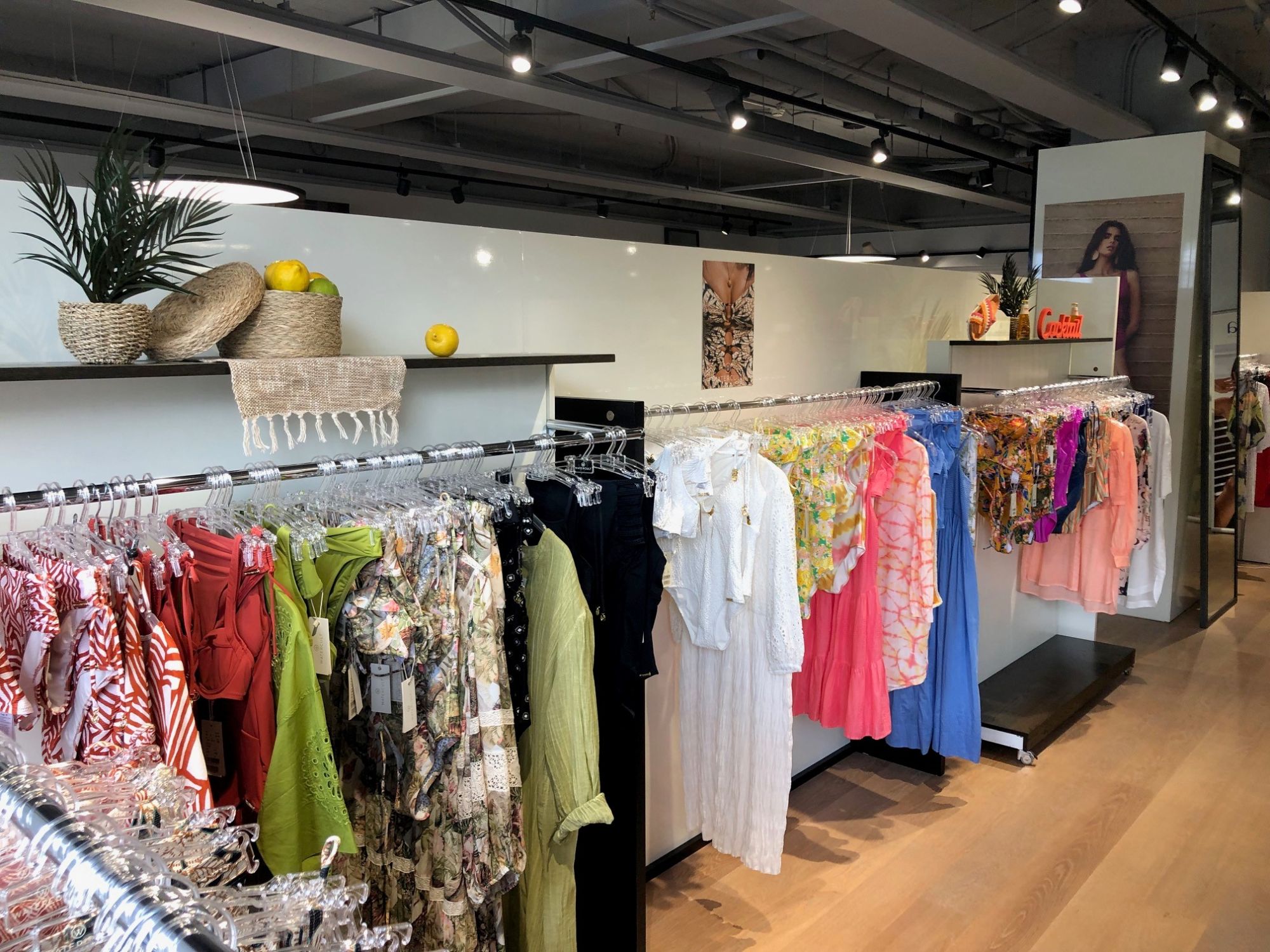 showroom 150_beachwear_2